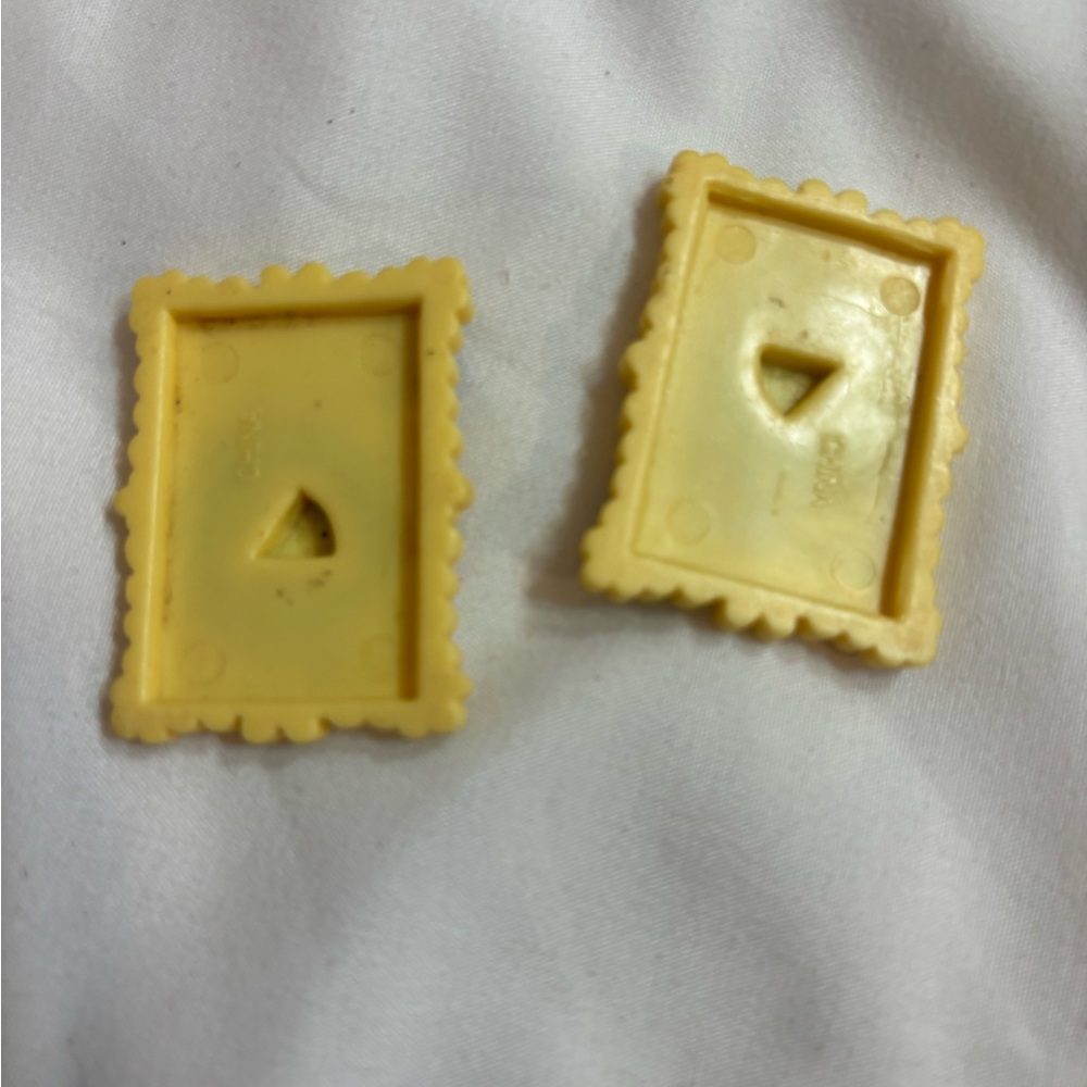 2 Fisher-Price Loving Family Dollhouse Food Drinks Desserts on Yellow Tray - Picture 2 of 3